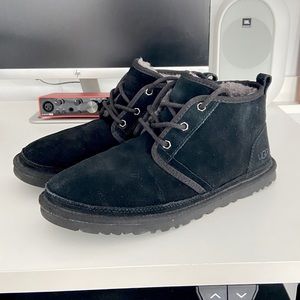 UGG Black Chukka Boots - Black Suede - Mens 9 - EU 42